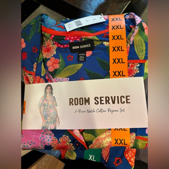 Women’s Pajama Set Button Up Top Room Service Bright Floral Light Size XXL NWT - Picture 2 of 3